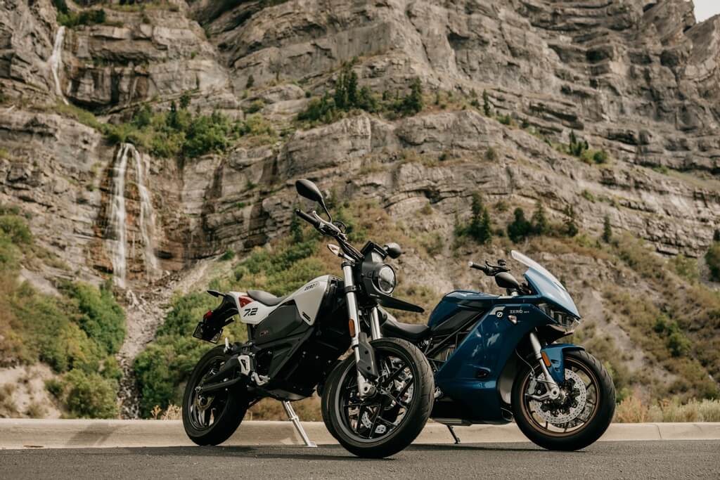 https://electriccarfinder.com/top-10-fastest-electric-motorcycles/